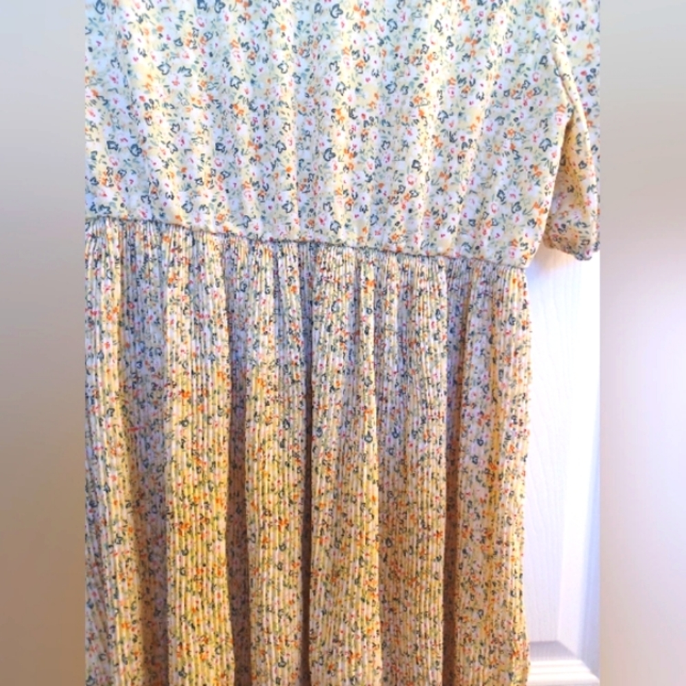 Women NWOT pleated Casual  Ruffle Mini Dress sz med SPRING COLORS